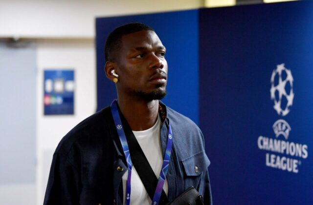 Bruno Fernandes e Paul Pogba treinando pelo Manchester United