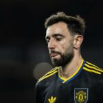 Joelho de Bruno Fernandes desliza para o Manchester United.