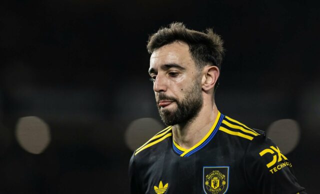 Bruno Fernandes está de volta ao lugar que pertence, está Joelho de Bruno Fernandes desliza para o Manchester United.