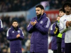 Bruno Fernandes foi flagrado colocando um garoto-prodígio do Man Utd sob sua proteção após a derrota do Aston Villa Bendito Mantato, do Manchester United, chega antes da partida da Premier League entre Aston Villa e Manchester United no Villa Park em 21 de dezembro de 2025