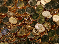 Búlgaros preocupam-se com o aumento dos preços à medida que o país adota o euro Búlgaros preocupam-se com o aumento dos preços à medida que o país adota o euro