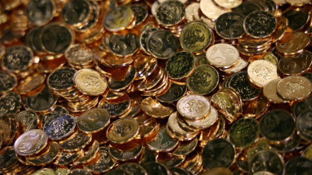 Búlgaros preocupam-se com o aumento dos preços à medida que Búlgaros preocupam-se com o aumento dos preços à medida que o país adota o euro