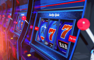 Caça-níqueis em mais de 670 locais de NSW serão desligados após as 4h Os caça-níqueis em mais de 670 locais de NSW serão desligados após as 4h. Fileira de máquinas caça-níqueis azuis bem iluminadas com rolos giratórios mostrando setes, estrelas e símbolos de barra dentro de uma área de jogo do clube.