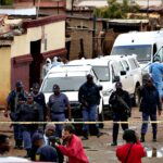 Caçada humana em andamento na África do Sul depois que homens armados abriram fogo em uma taverna, matando 9 e ferindo 10