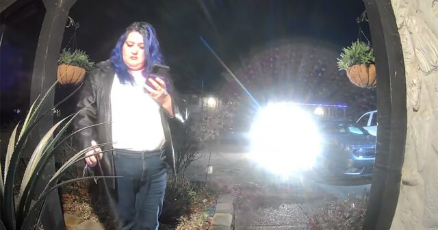 Câmera captura pedido de pulverização do DoorDasher com produtos químicos Motorista do Indiana DoorDash capturado em vídeo pulverizando substância irritante na entrega de alimentos