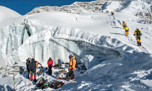 Caminhante compartilha vídeo perturbador do topo do Monte Everest: ‘Isso Yahoo news home