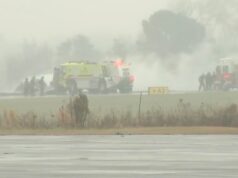 Campeão aposentado da NASCAR e familiares entre os sete mortos em acidente de avião Uma captura de tela mostra equipes de bombeiros respondendo ao acidente em Statesville, Carolina do Norte.