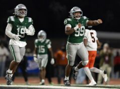 Campeonatos estaduais de futebol da CIF: como assistir, o que saber sobre os times da Bay Area O running back de De La Salle, Brady Smith (27), comemora seu touchdown contra Pittsburg durante o primeiro quarto de um jogo do campeonato de futebol americano da NCS Open Division, sexta-feira, 21 de novembro de 2025 em Pleasant Hill, Califórnia (D. Ross Cameron para o Bay Area News Group)