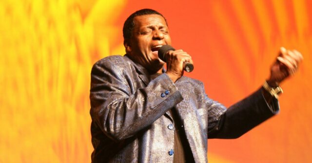 Carl Carlton durante Tom Joyner Sky Show em 22 de junho de 2007 no Detroit Opera House em Detroit, Michigan.