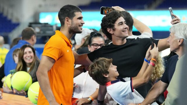 Carlos Alcaraz se junta a outras estrelas no primeiro evento lightbox-info