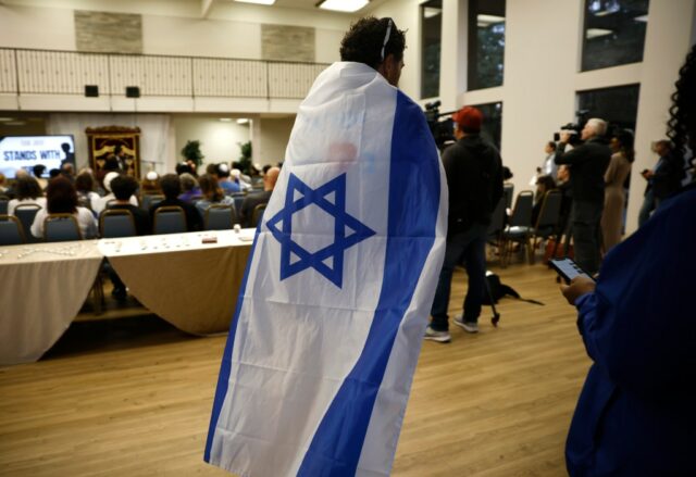 Cartas: As escolas devem ensinar sobre o mal do antissemitismo
