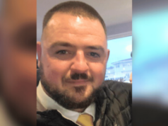 Casa de apostas ilegal do WhatsApp é condenada após Gambling Commission descobrir má conduta Casa de apostas ilegal do WhatsApp condenada após a Comissão de Jogos descobrir saldo não pago e má conduta. Haydon Simcock retratado em camisa e gravata amarela