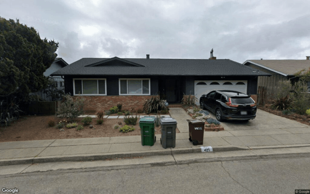 Casa unifamiliar é vendida por US$ 1,6 milhão em Oakland 425 Creighton Way - Google Street View