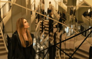 Chanel destaca ‘Coutures’ de Alice Winocour, estrelado por Angelina Jolie, o primeiro filme rodado na sede de Paris, em exibição privada Chanel destaca 'Coutures' de Alice Winocour, estrelado por Angelina Jolie, o primeiro filme rodado na sede de Paris, em exibição privada