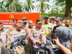 Chefe da Polícia Nacional analisa a preparação de locais residenciais permanentes para vítimas de desastres, cobrindo 6,5 hectares em Aceh Tamiang Chefe da Polícia Nacional analisa a preparação de locais residenciais permanentes para vítimas de desastres, cobrindo 6,5 hectares em Aceh Tamiang