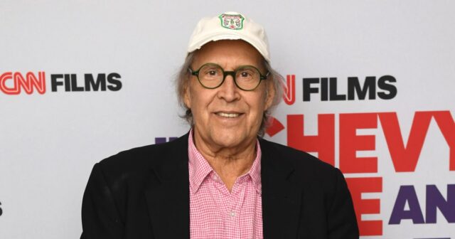 Chevy Chase e Jayni Chase comparecem ao 