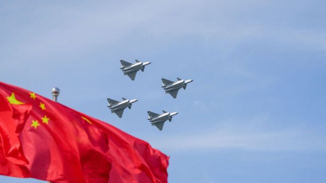 China intensifica confronto com o Japão após relato de encontro com radar
