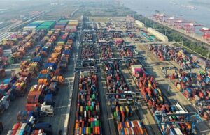 China visa a procura interna; Superávit comercial chega a US$ 1 trilhão China visa a procura interna; Superávit comercial chega a US$ 1 trilhão