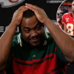 O defensivo do Kansas City Chiefs, Chris Jones, fala com os repórteres.