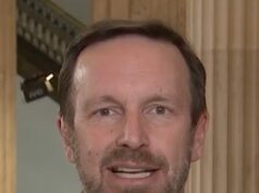 Chris Murphy culpa Trump pelo tiroteio em Brown – campanha para ‘aumentar a violência neste país’ Chris Murphy culpa Trump pelo tiroteio em Brown - campanha para 'aumentar a violência neste país'