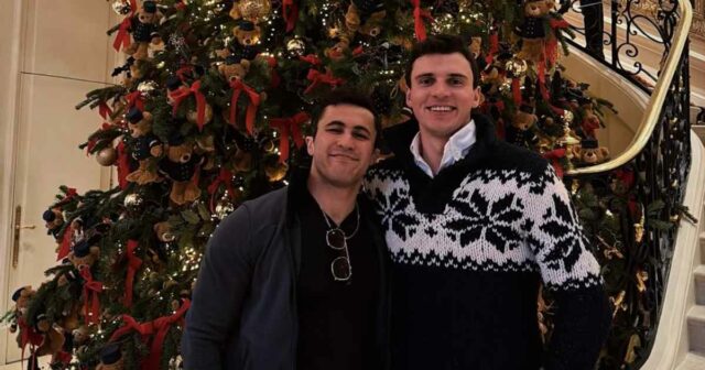 Chris Olsen, do TikTok, reflete sobre o encontro com seu namorado durante '1 dos anos mais difíceis'
