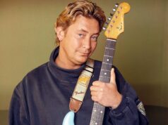 Chris Rea foi a estrela que venceu o câncer de pâncreas aos 33 anos… e escreveu a música que define o Natal para tantos enquanto dirigia seu Austin Mini pela M1 Chris Rea morreu aos 74 anos na segunda-feira, anunciou sua família em um comunicado