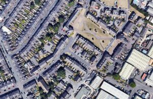 Cidade do Reino Unido vê quase 200 casas evacuadas devido a potencial ameaça de explosivos, 2 homens presos Cidade do Reino Unido vê quase 200 casas evacuadas devido a potencial ameaça de explosivos, 2 homens presos