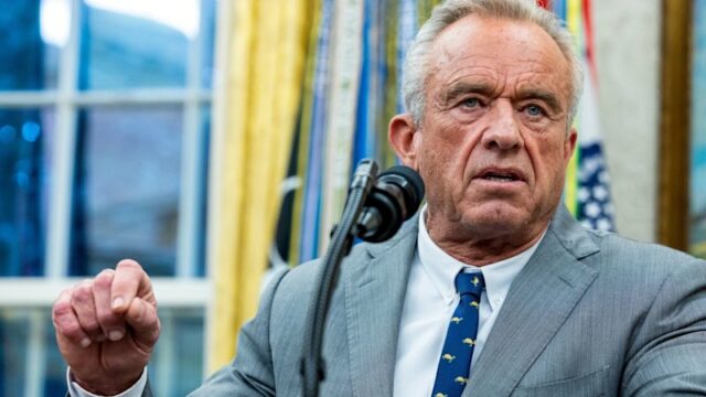 'Ciência lixo': RFK Jr se move para erradicar cuidados de afirmação de gênero para jovens trans
