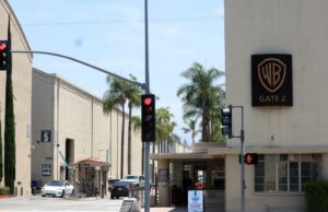 Cinemas e sindicatos soam alarmes sobre o acordo Netflix-Warner Bros. Cinemas e sindicatos soam alarmes sobre o acordo Netflix-Warner Bros.