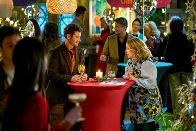 Clipe exclusivo de 'Twelve Dates' Til Christmas': Kate de Mae Clipe exclusivo de 'Twelve Dates' Til Christmas': Kate de Mae Whitman elogia Callum de Julian Morris como “um grande beijador”