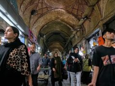 Colapso da moeda iraniana desencadeia segundo dia de protestos de comerciantes Yahoo news home