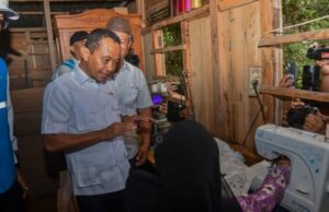 Com um orçamento de capital de IDR 3,62 trilhões, Bahlil lançará o Programa de Eletricidade Rural 3T Com um orçamento de capital de IDR 3,62 trilhões, Bahlil lançará o Programa de Eletricidade Rural 3T