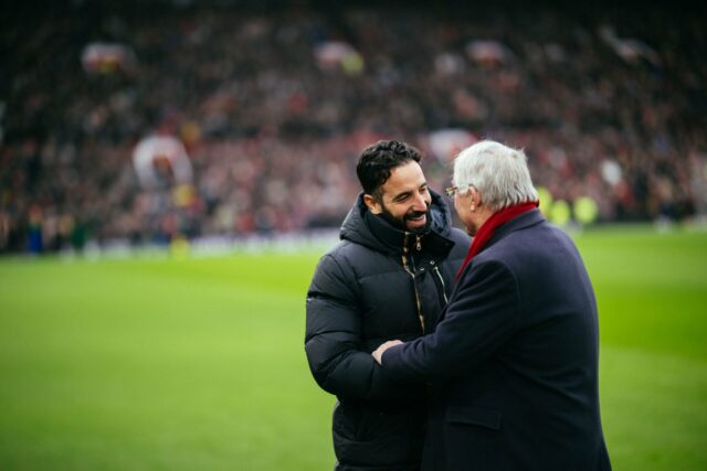 'Começar a entrar em pânico'… Wes Brown relembra tática de Ruben Amorim comemora em Old Trafford
