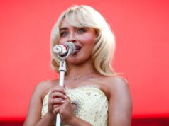 Comentário: O DHS continua caçando música para anúncios de recrutamento do ICE. Músicos continuam exigindo de volta Comentário: O DHS continua caçando música para anúncios de recrutamento do ICE. Músicos continuam exigindo de volta