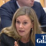 Comissário de eSafety questionado sobre Roblox e proibição de mídia social após investigação do Guardian – vídeo