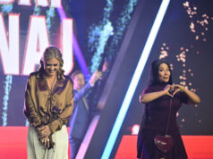 Como Nicki Minaj passou de superestrela da música a bajulador do MAGA Nicki Minaj fala durante o AmericaFest 2025 da Turning Point USA, domingo, 21 de dezembro de 2025, em Phoenix. (Foto AP/Jon Cherry)