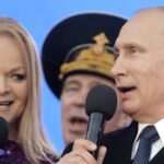 Dolina (centro) é acusada de aproveitar o seu perfil e conexões para obter vantagens legais.