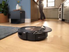 Como a iRobot perdeu o caminho de casa Roomba, in action on wood floor