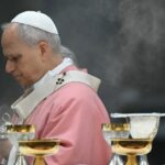 Como assistir à missa da véspera de Natal do Papa hoje à noite na NBC