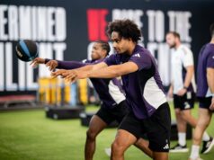 Como o AC Milan vê o Man Utd para negociar com Joshua Zirkzee mostra uma mudança na reputação sob o Ineos Joshua Zirkzee na Molineux, vestindo kit preto