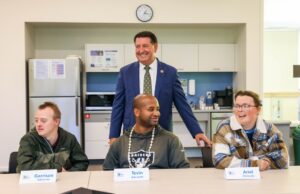 Compartilhe o Espírito: Las Trampas ajuda pessoas com deficiências de desenvolvimento a defenderem a si mesmas Compartilhe o logotipo do Espírito