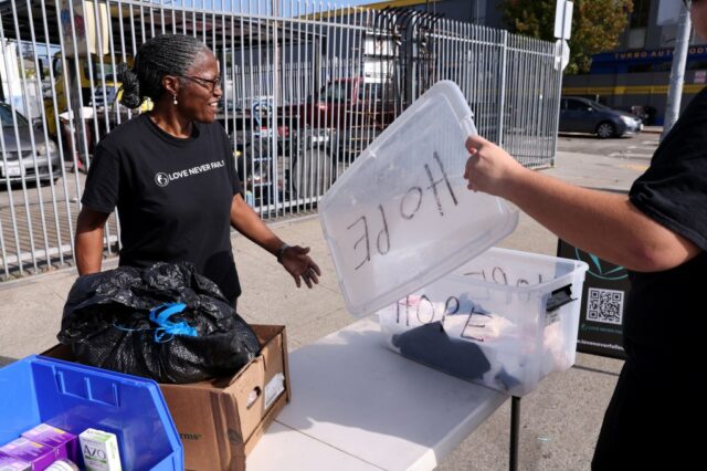 Compartilhe o espírito: onde os sobreviventes do tráfico humano na Compartilhe o logotipo do Espírito