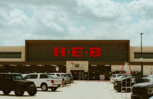 Compradores de Natal recebem mantimentos grátis na Texas HEB Store após colapso do computador: ‘Trouxe lágrimas aos meus olhos’ Compradores de Natal recebem mantimentos grátis na Texas HEB Store após colapso do computador: 'Trouxe lágrimas aos meus olhos'