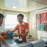 Conheça o Teras BRI Kapal, o banco flutuante que as comunidades insulares esperavam