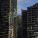 Consulado Geral da Indonésia: 108 cidadãos indonésios sobreviveram ao incêndio em um apartamento em Hong Kong, 22 ainda desaparecidos