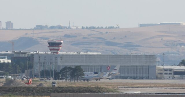 Contato perdido com jato que transportava chefe do exército líbio sobre Ancara, diz Turkiye
