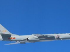 Coreia do Sul e Japão enviam aviões de guerra em resposta à patrulha aérea da Rússia e da China FOTO DE ARQUIVO: O porta-aviões chinês Liaoning navega pelo Estreito de Miyako, perto de Okinawa, a caminho do Pacífico nesta foto de apostila tirada pelas Forças de Autodefesa do Japão e divulgada pelo Gabinete Conjunto do Estado-Maior do Ministério da Defesa do Japão em 4 de abril de 2021. Gabinete Conjunto do Estado-Maior do Ministério da Defesa do Japão / APOSTILA via REUTERS ATENÇÃO EDITORES - ESTA IMAGEM FOI FORNECIDA POR TERCEIROS. CRÉDITO OBRIGATÓRIO. ESTA IMAGEM FOI PROCESSADA PELA REUTERS PARA MELHORAR A QUALIDADE. UMA VERSÃO NÃO PROCESSADA FOI FORNECIDA SEPARADAMENTE/Foto de arquivo