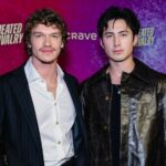 Criador de 'Heated Rivalry' encerra questão sobre sexualidade dos atores: 'Não acho que haja motivo para entrar nessas coisas'