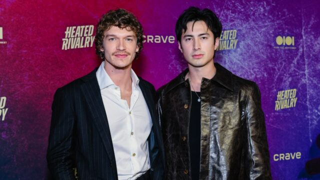 Criador de 'Heated Rivalry' encerra questão sobre sexualidade dos atores: 'Não acho que haja motivo para entrar nessas coisas'
