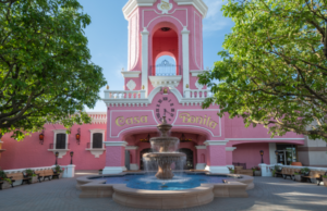 Criadores de ‘South Park’ entram em confronto com artistas em seu restaurante no Colorado Criadores de 'South Park' entram em confronto com artistas em seu restaurante no Colorado